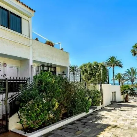Las Americas -1 Minute From The Beach *